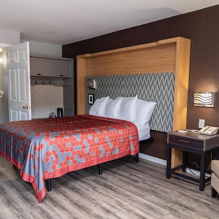 Columbus Inn And Suites Extérieur photo
