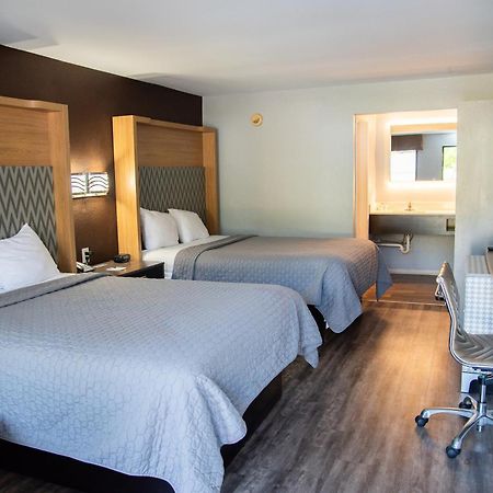 Columbus Inn And Suites Extérieur photo