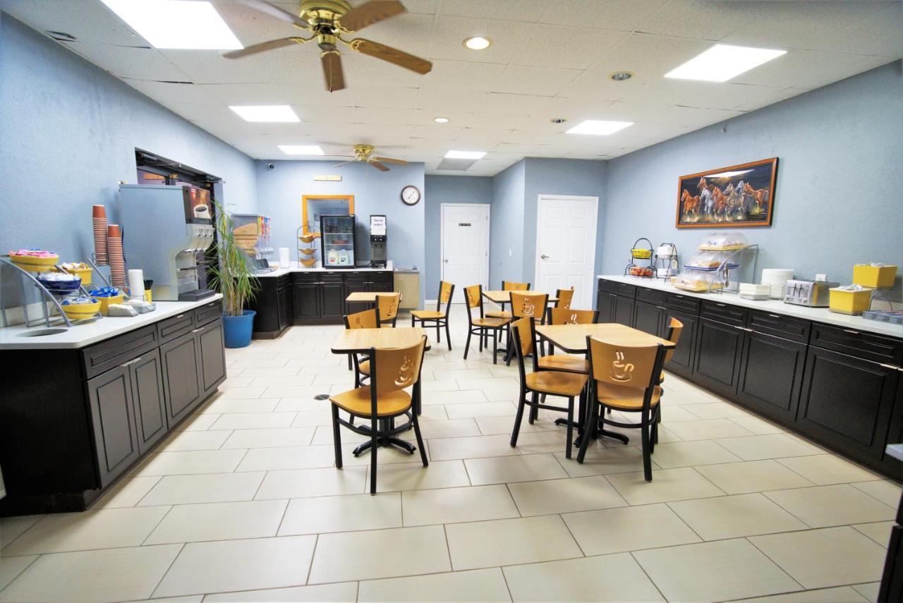 Columbus Inn And Suites Extérieur photo