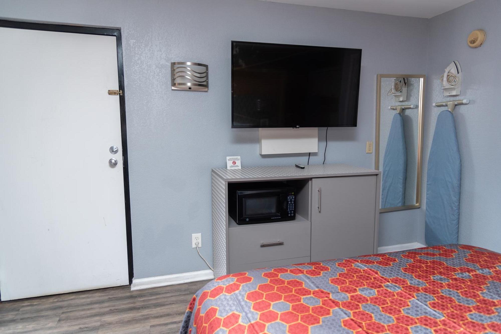Columbus Inn And Suites Extérieur photo