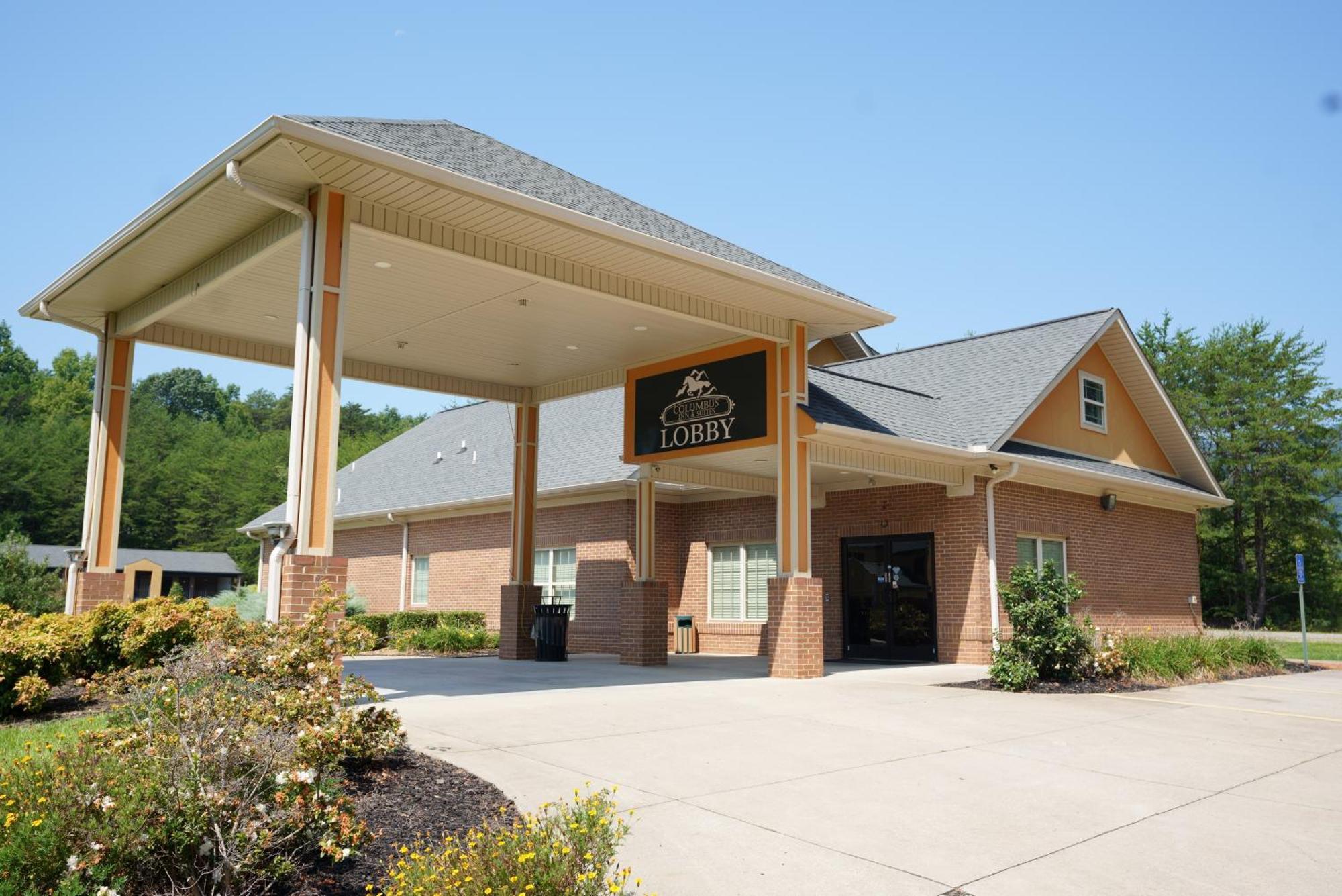 Columbus Inn And Suites Extérieur photo