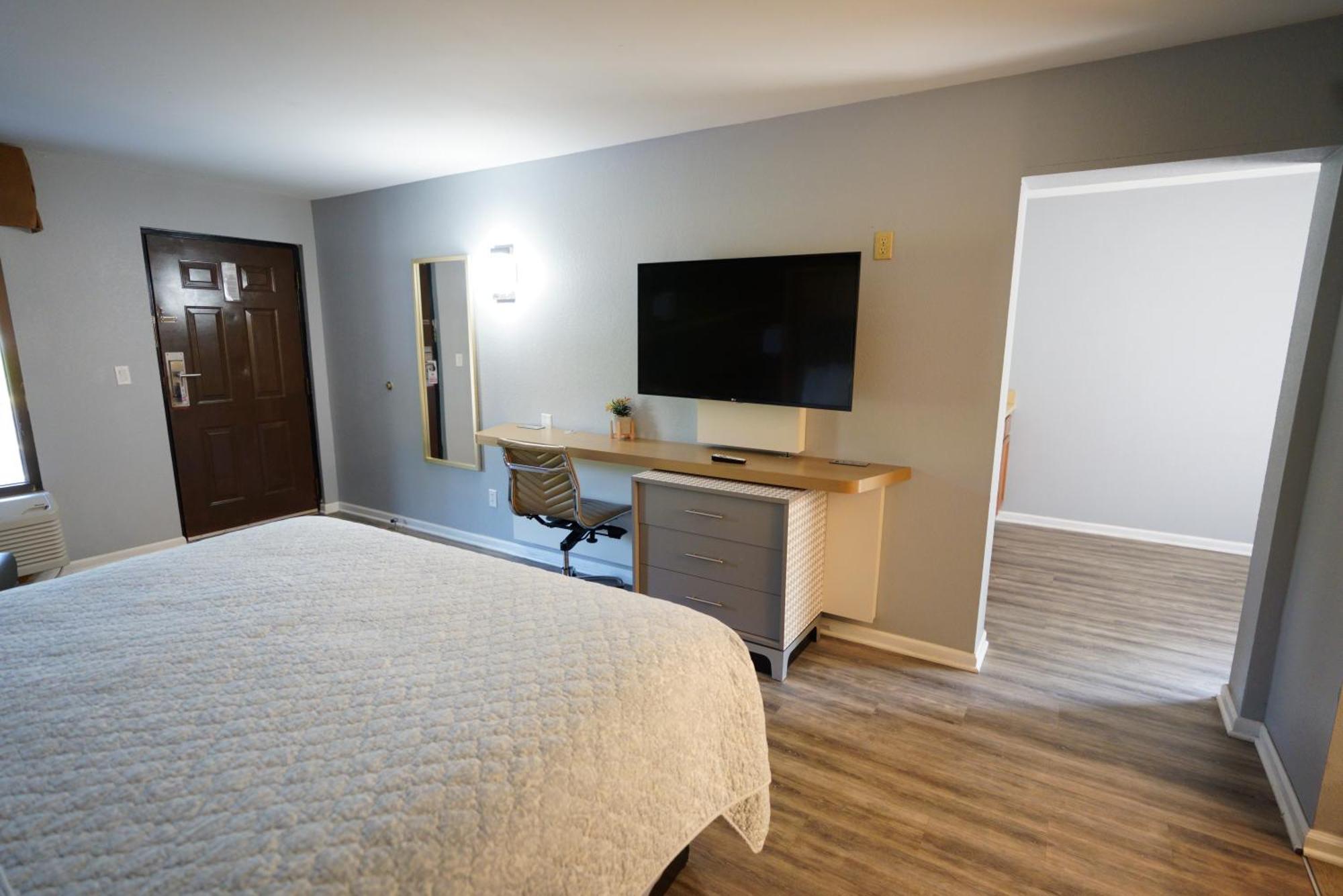 Columbus Inn And Suites Extérieur photo