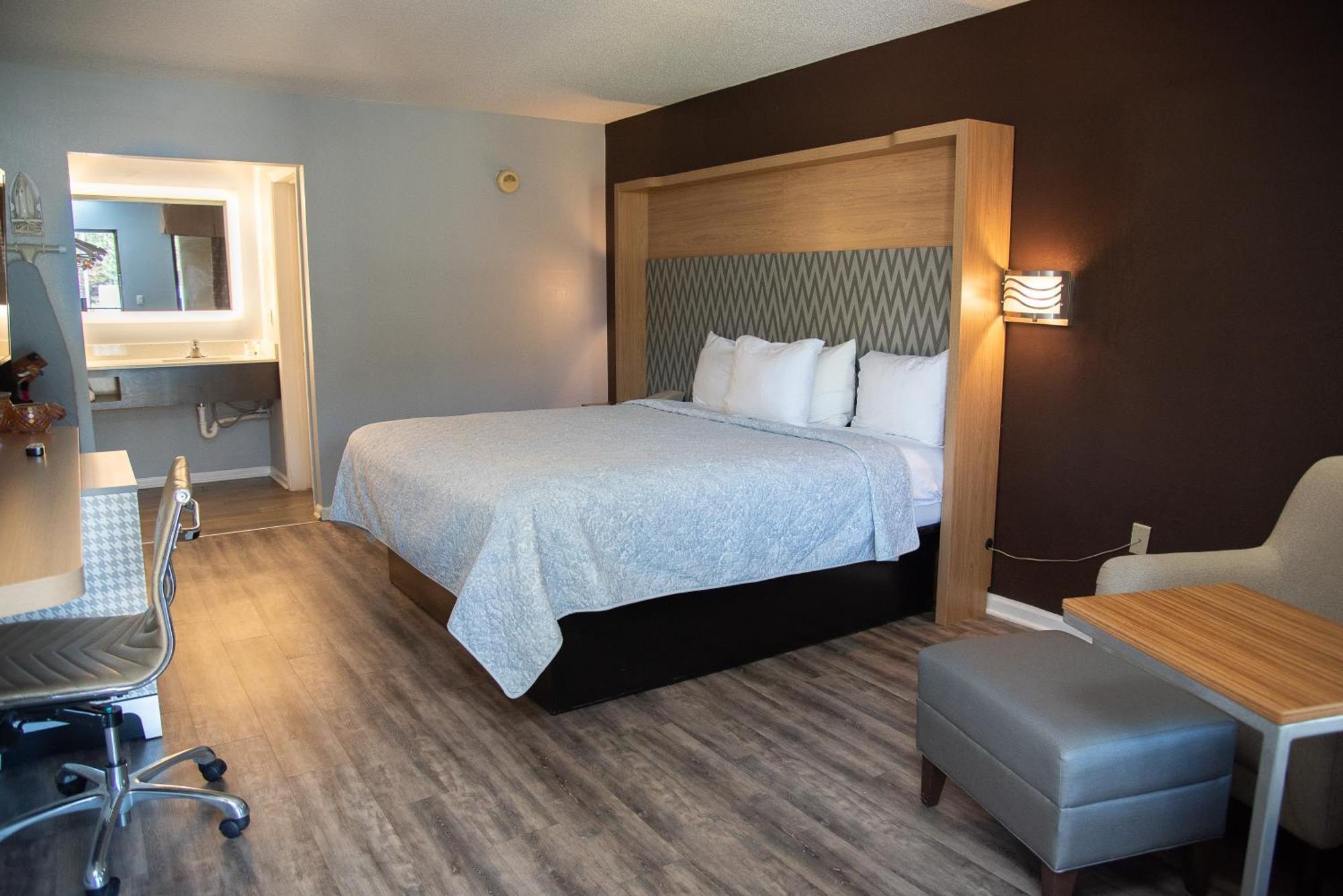 Columbus Inn And Suites Extérieur photo