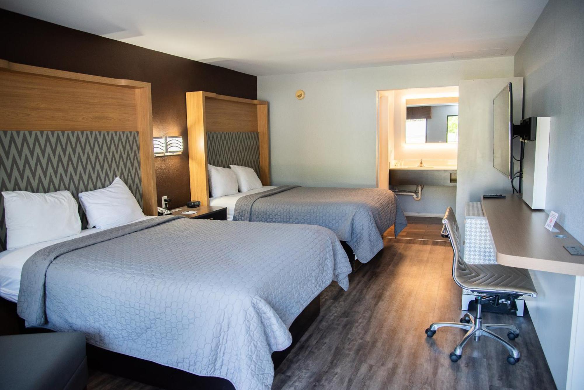 Columbus Inn And Suites Extérieur photo