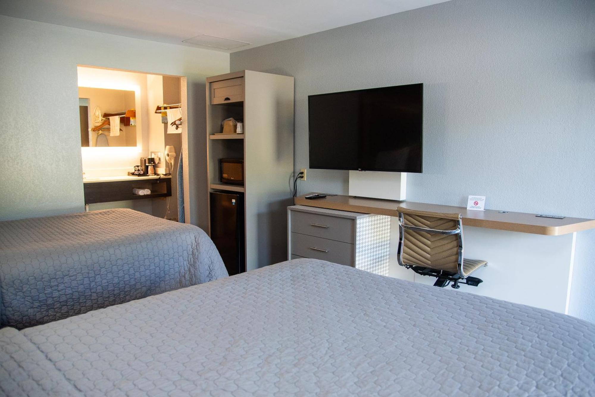 Columbus Inn And Suites Extérieur photo