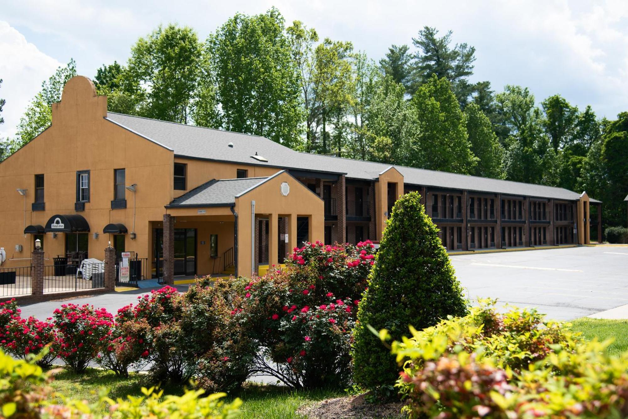 Columbus Inn And Suites Extérieur photo