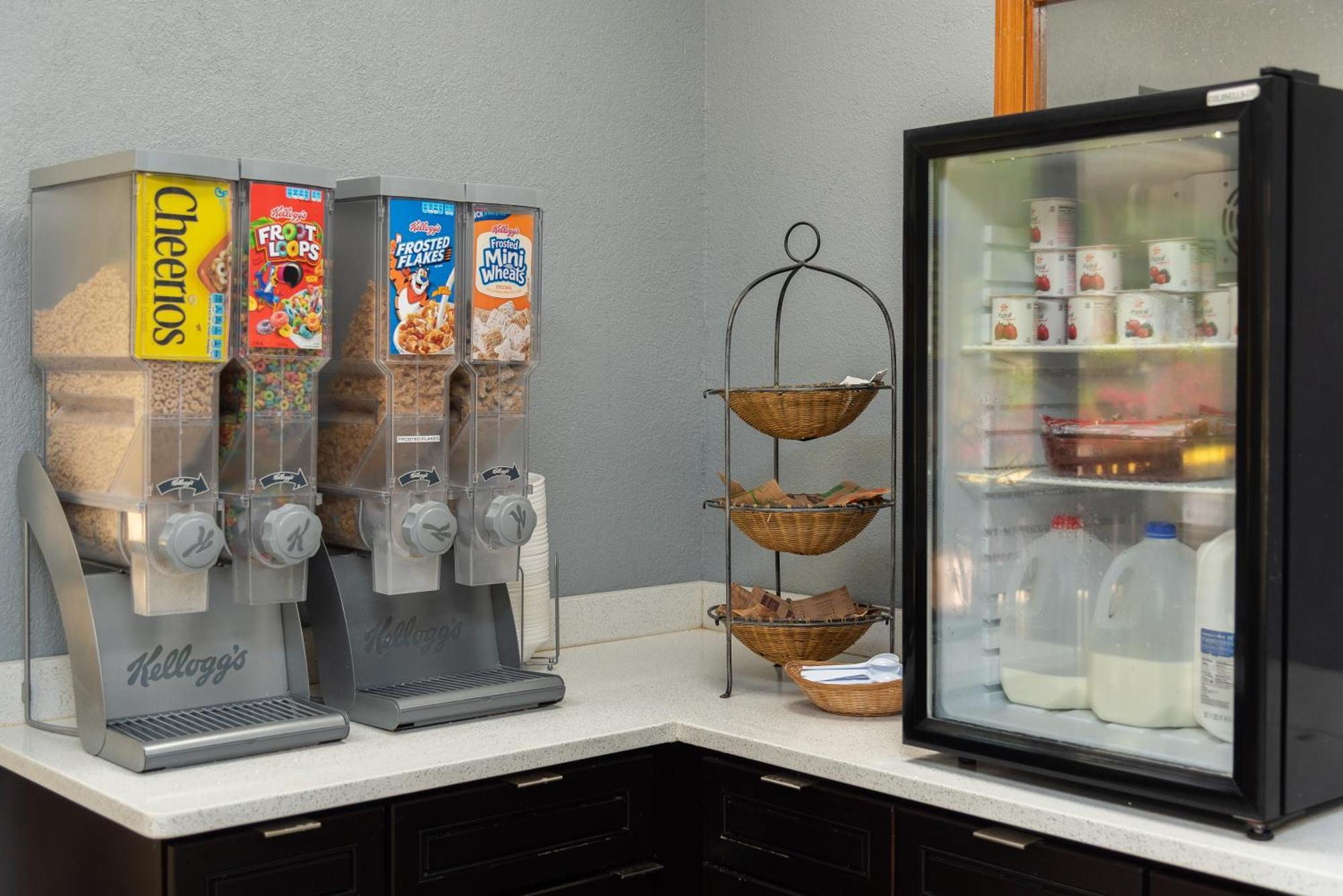 Columbus Inn And Suites Extérieur photo