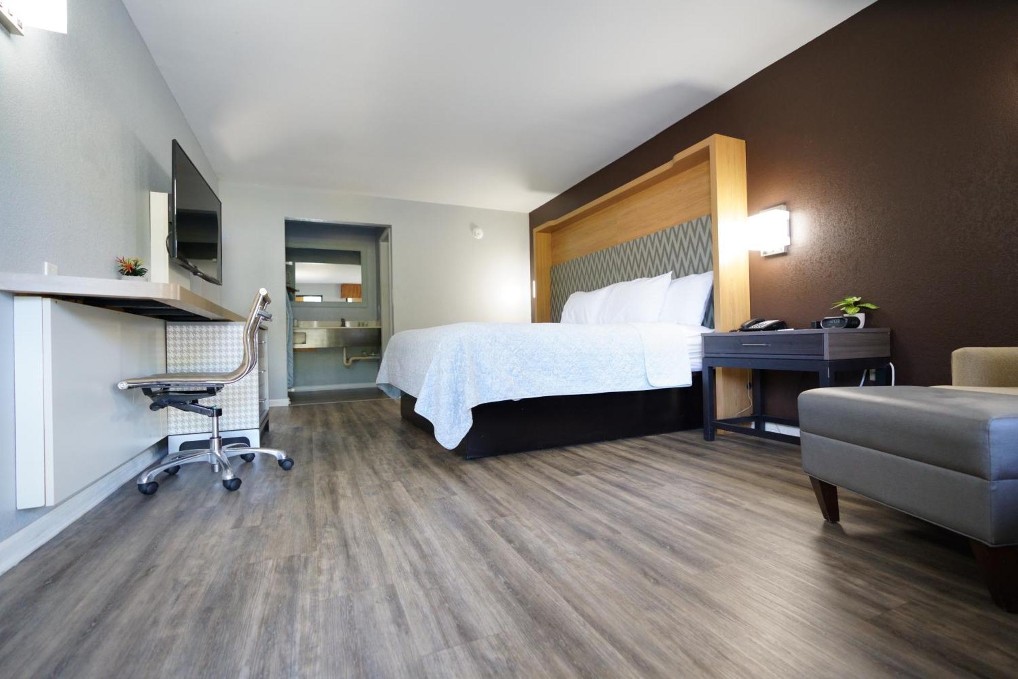 Columbus Inn And Suites Extérieur photo