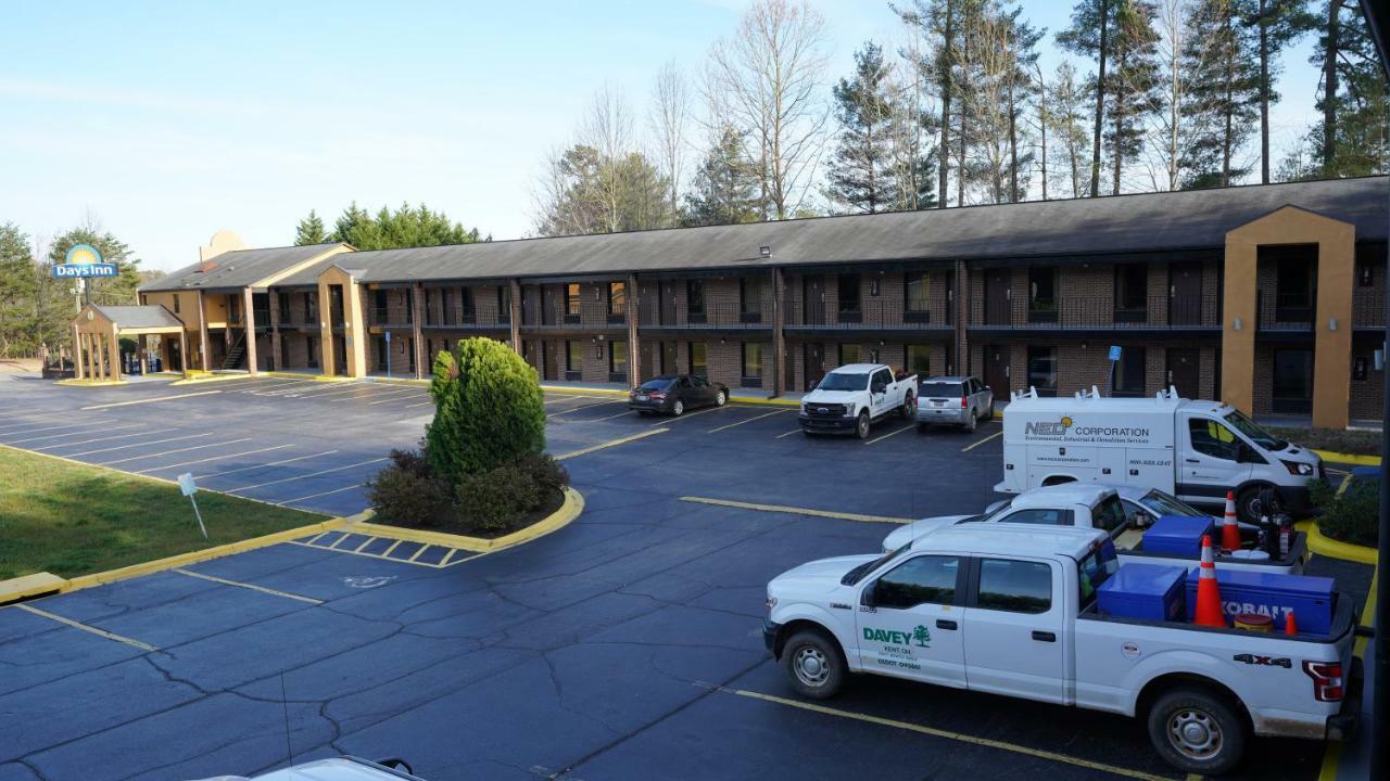 Columbus Inn And Suites Extérieur photo